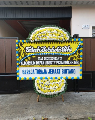Papan Bunga Duka di Belantikan Raya