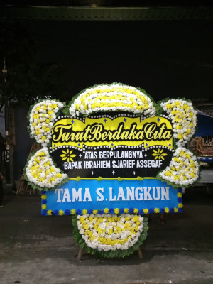 Papan Bunga Duka di Belantikan Raya
